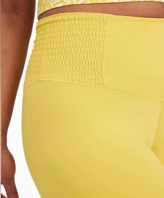 NWT OFFLINE By Aerie Real Me Smocked 7/8 Legging Size M Yellow NWT OFFLINE By Aerie Real Me Smocked 7/8 Legging Size M Yellow