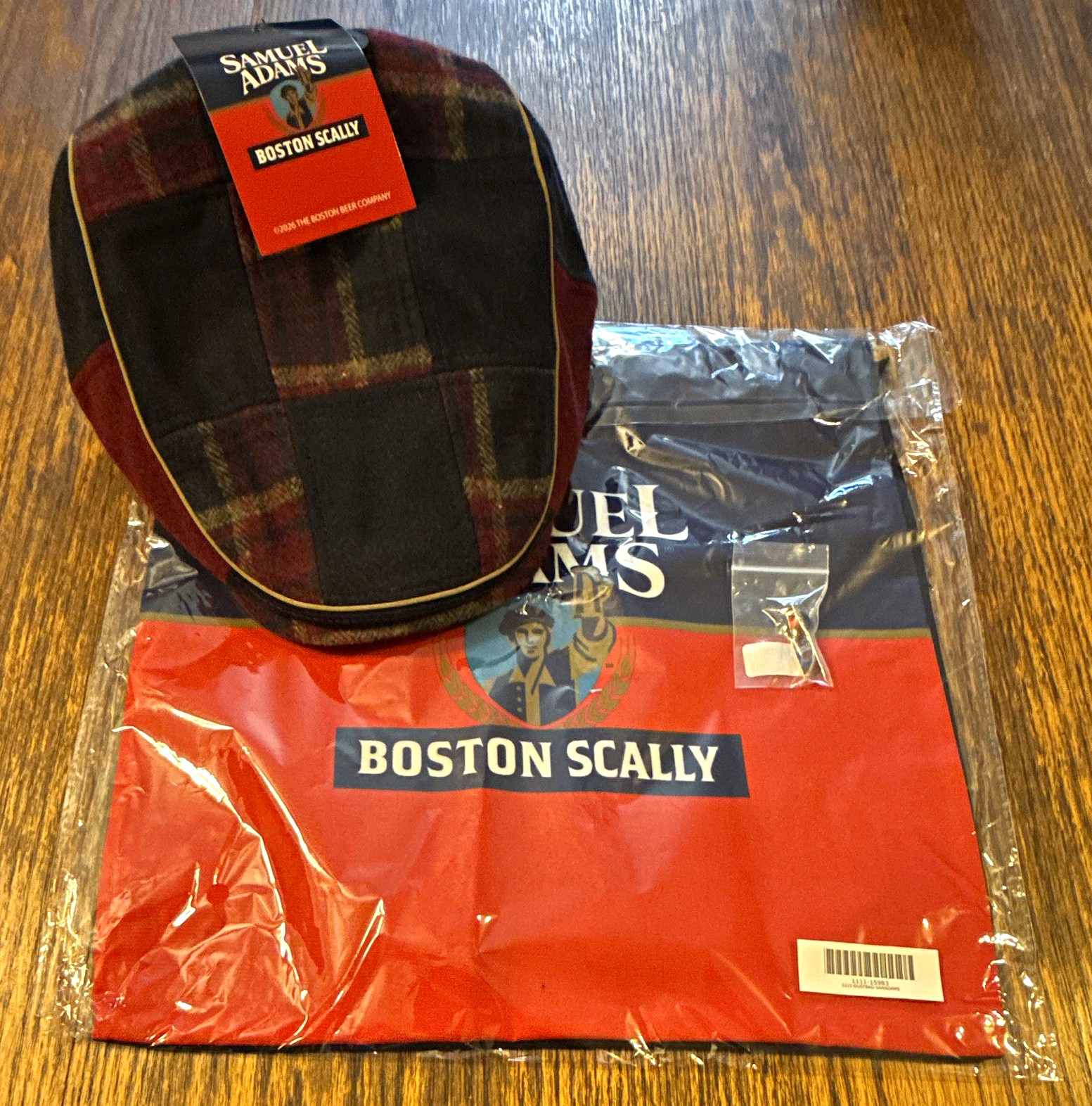Samuel Adams Boston Scally Co. Plaid Scally Flat Cap Hat XL w/ Pin Breweriana Samuel Adams Boston Scally Co. Plaid Scally Flat Cap Hat XL w/ Pin Breweriana