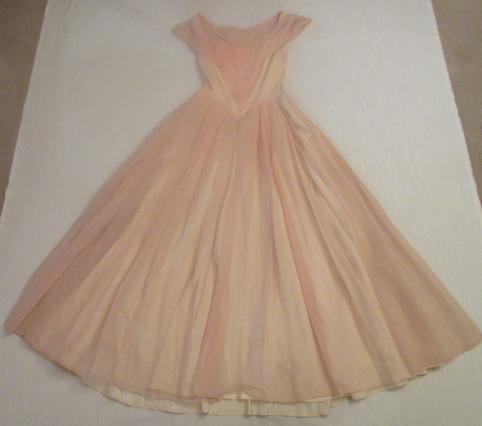 Vintage 1940s Two Tone Pink & White Gown Dress Vintage 1940s Two Tone Pink & White Gown Dress