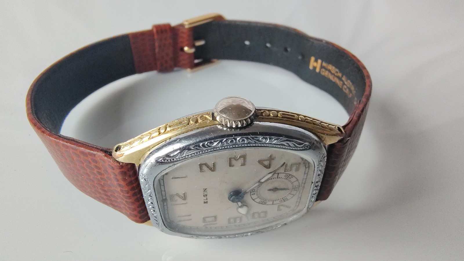 1932 Vintage Elgin Legionnaire model 404, beautiful two-tone case, leather strap
