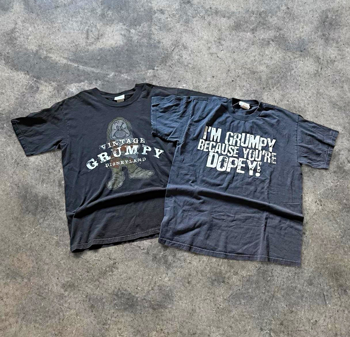 VTG Disneyland Resort Grumpy Disney Graphic Print T-Shirt Lot 2 Black 6-12M