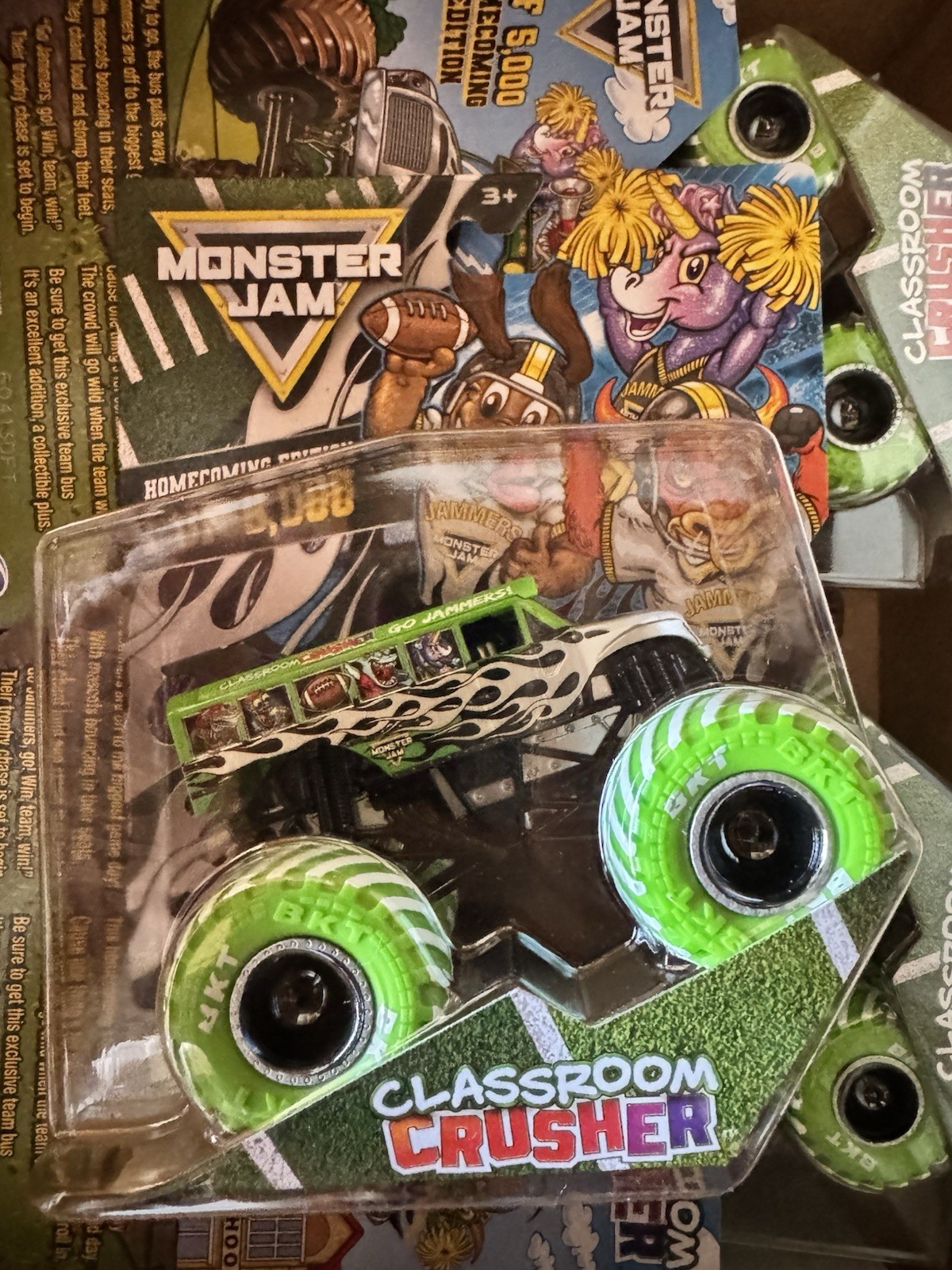 2026 SPIN MASTER MONSTER JAM CLASSROOM CRUSHER HOMECOMING EDITION EXCLUSIVE HTF 2026 SPIN MASTER MONSTER JAM CLASSROOM CRUSHER HOMECOMING EDITION EXCLUSIVE HTF