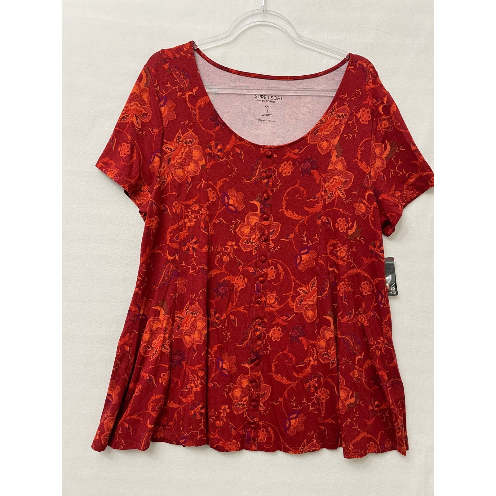 New Torrid Super Soft Knit Top 2X Red Floral Stretch Button Front Short Sleeve New Torrid Super Soft Knit Top 2X Red Floral Stretch Button Front Short Sleeve