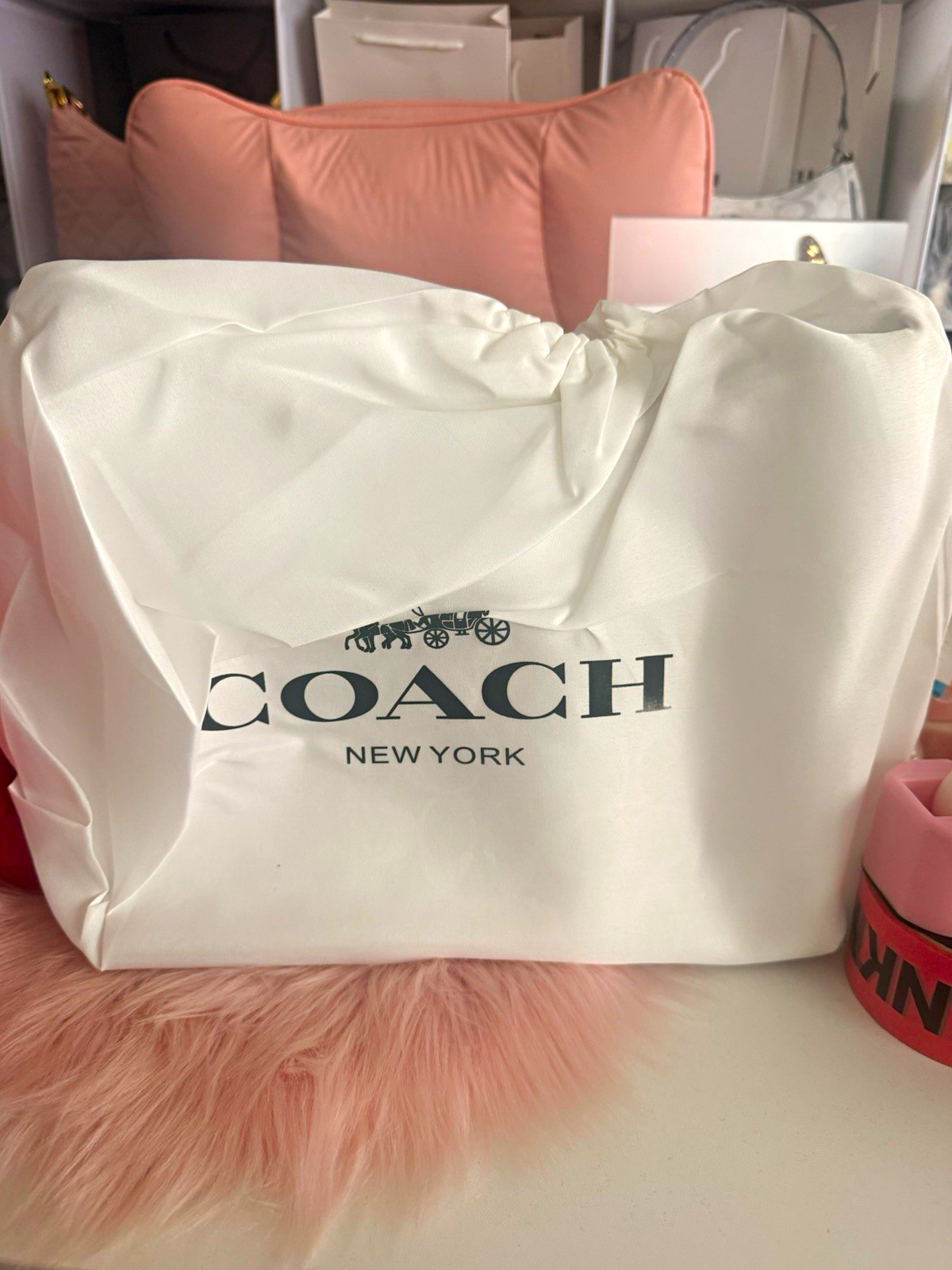 Coach White Signature Monogram Zip Shoulder Bag Inner Pockets Dust Bag Gold Coach White Signature Monogram Zip Shoulder Bag Inner Pockets Dust Bag Gold