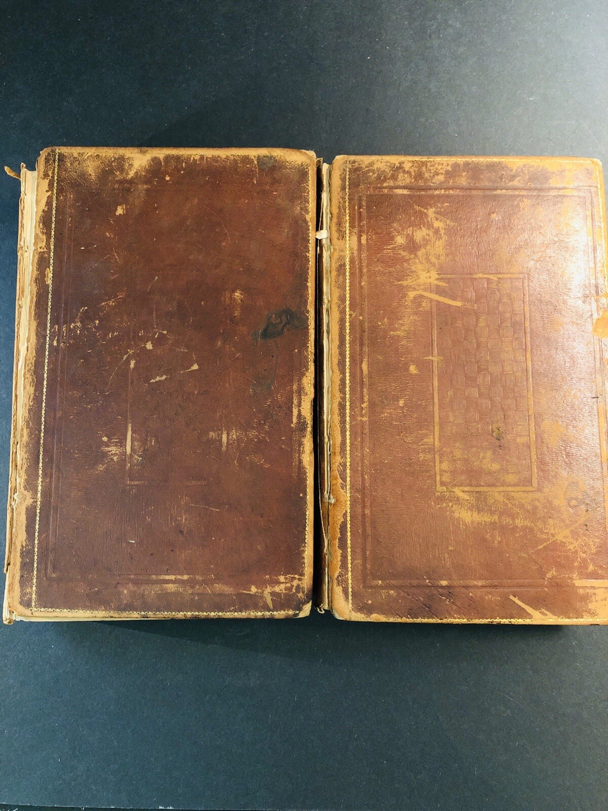 Rare - 1834 - The Dramatic Works Of William Shakespeare - 2 Volumes Rare - 1834 - The Dramatic Works Of William Shakespeare - 2 Volumes