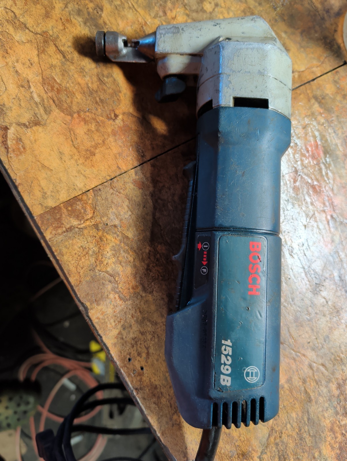 Bosch 1529B Corded Nibbler Bosch 1529B Corded Nibbler