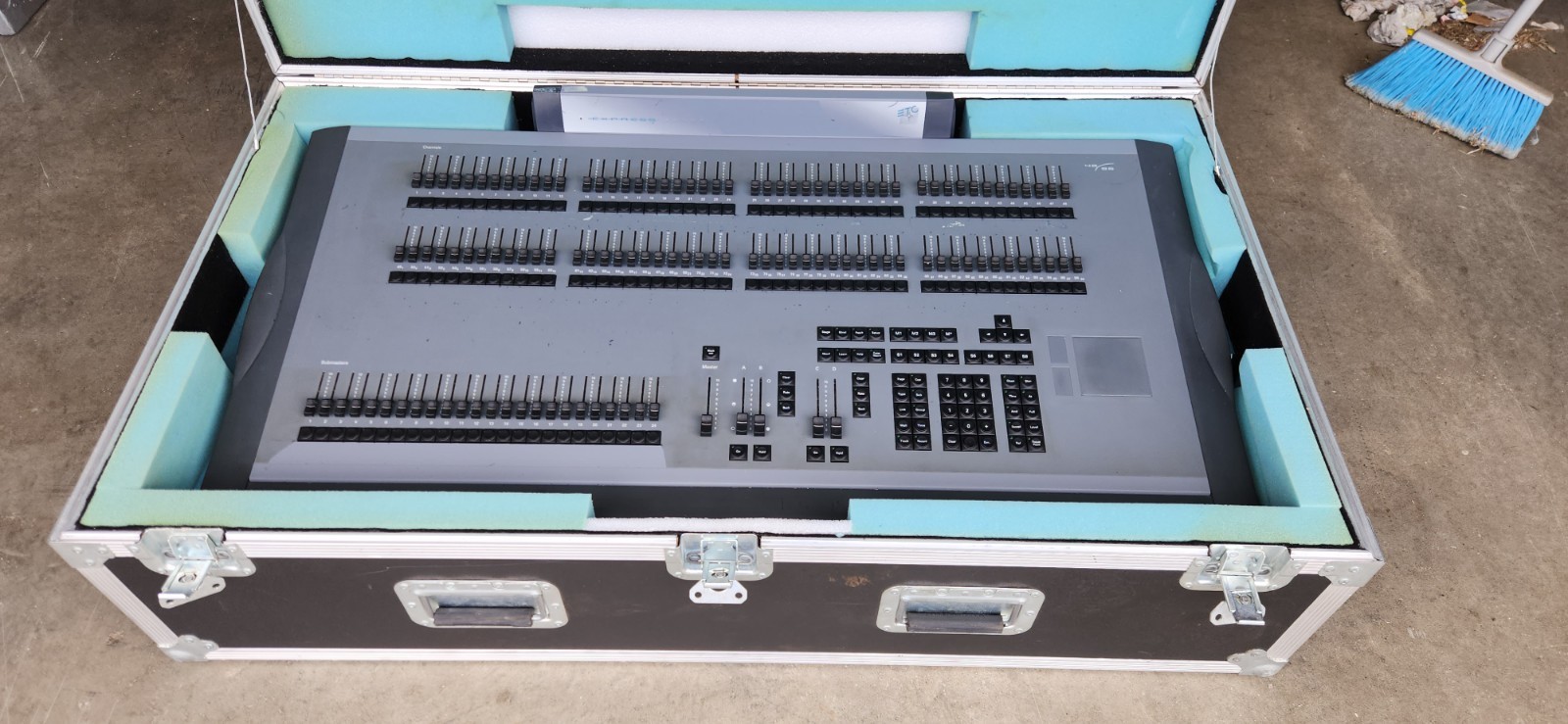 ETC Express Lighting Control Console with Power Supply and Road Case ETC Express Lighting Control Console with Power Supply and Road Case