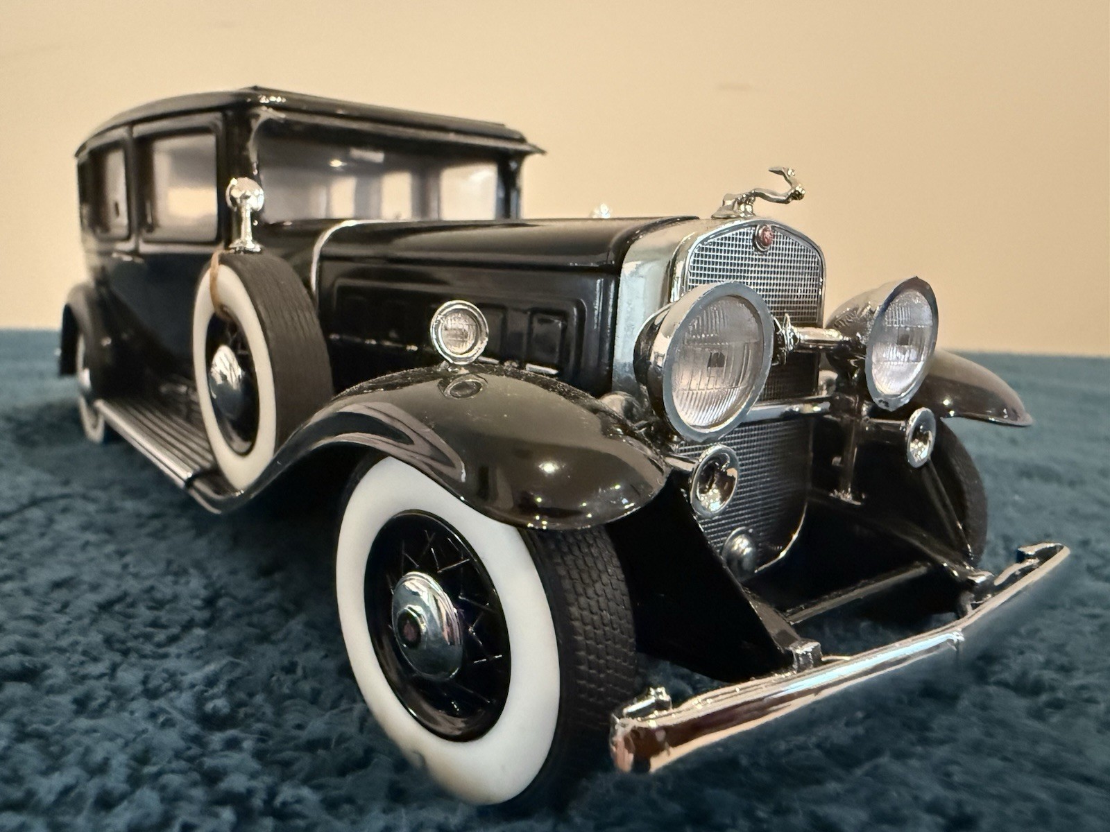 Franklin Mint 1930 Cadillac V-16 Imperial Dedan, 1:24 Die-cast: LOT 599