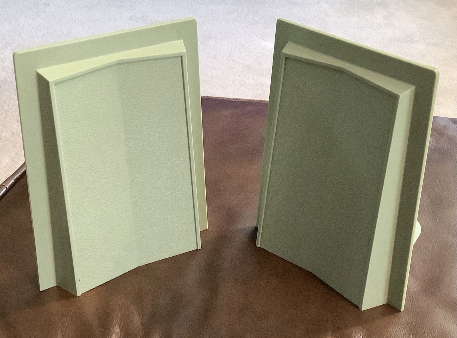 Vintage Mid Century Modern MCM Light Green Bookends Set Hard Plastic Vintage Mid Century Modern MCM Light Green Bookends Set Hard Plastic