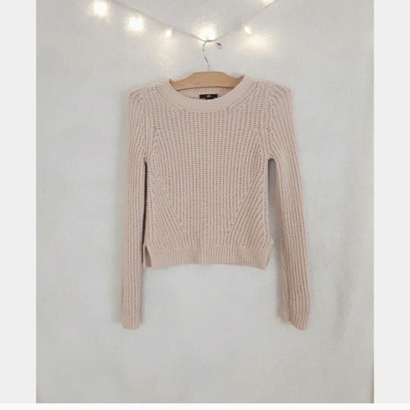 H&M Cream Knit Crewneck Sweater H&M Cream Knit Crewneck Sweater