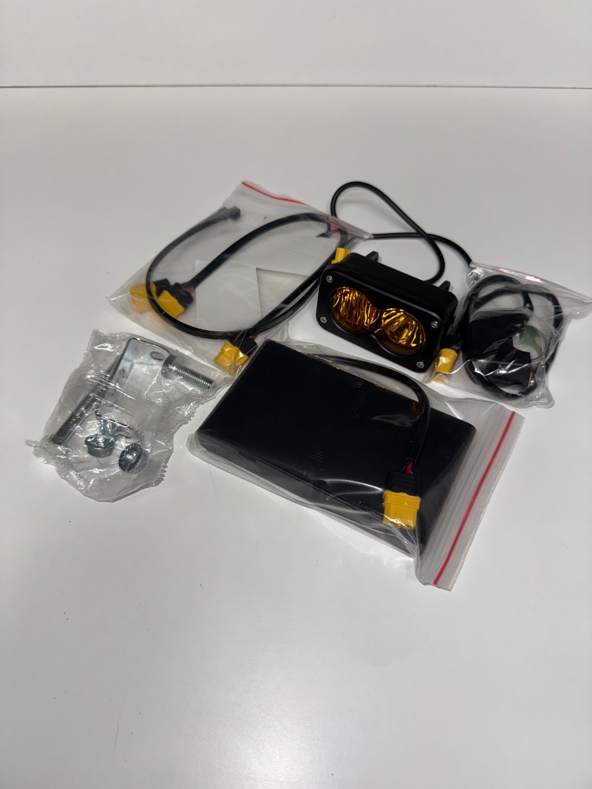 12V Amber Baja Light with Battery Pack for E-bike 12V Amber Baja Light with Battery Pack for E-bike