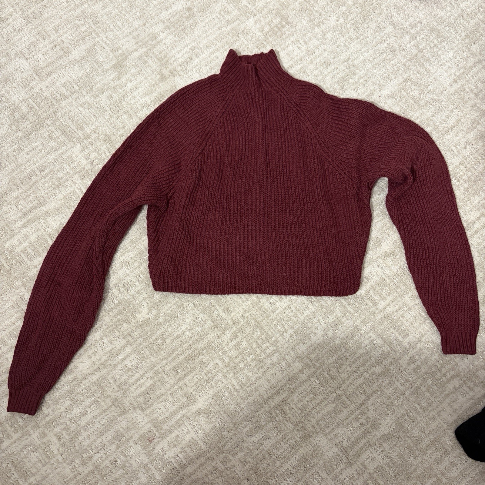 Hollister Easy Mock Neck Cropped Small Burgundy Sweater BNWT