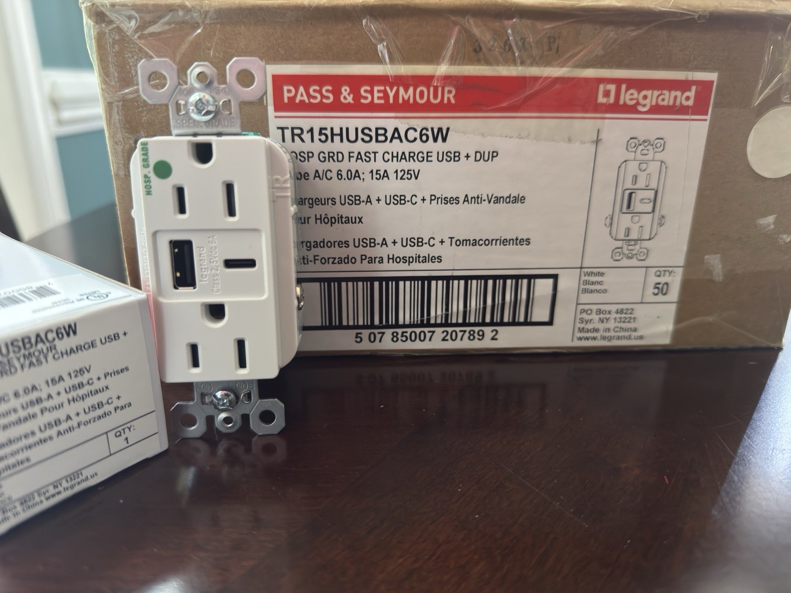 4-QTY HOSPITAL GRADE TAMPER-RESISTANT Outlets With USB And USB-C iPhone Outlet 4-QTY HOSPITAL GRADE TAMPER-RESISTANT Outlets With USB And USB-C iPhone Outlet