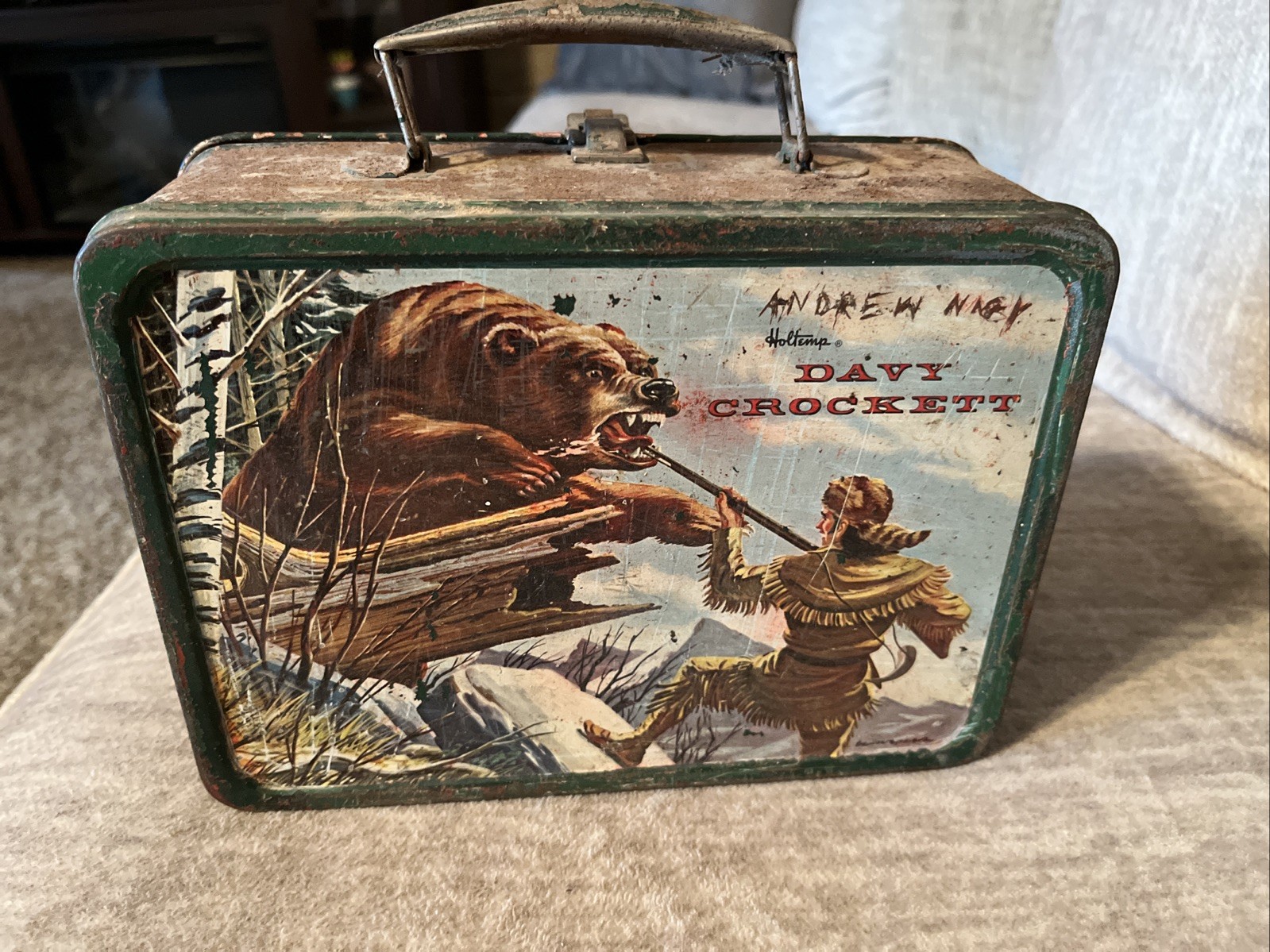1955 Holtemp Davy Crockett Lunch Box Metal by American Thermos Bottle Company 1955 Holtemp Davy Crockett Lunch Box Metal by American Thermos Bottle Company