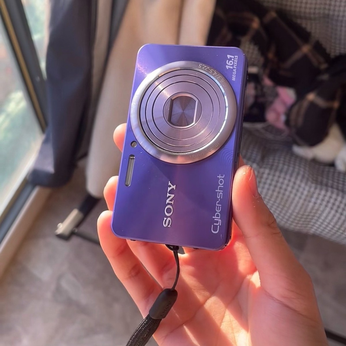 Sony Cyber-shot DSC-W570 16.1MP Digital Camera 25mm Wide Zoom 720p HD Purple 