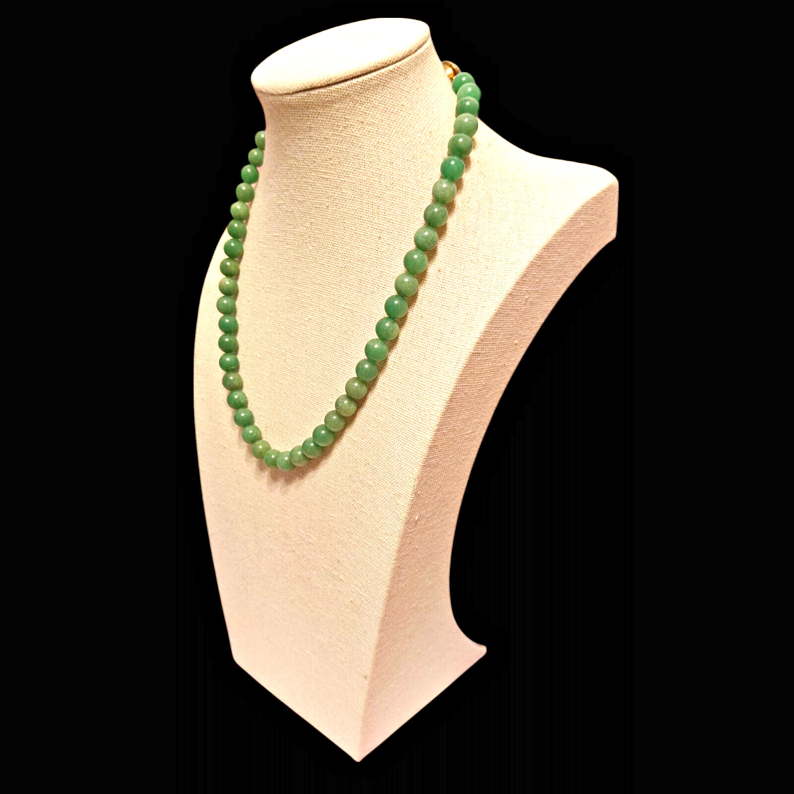 VTG Hand Strung Green Aventurine Beaded Boho Necklace Ornate Box Clasp 17\