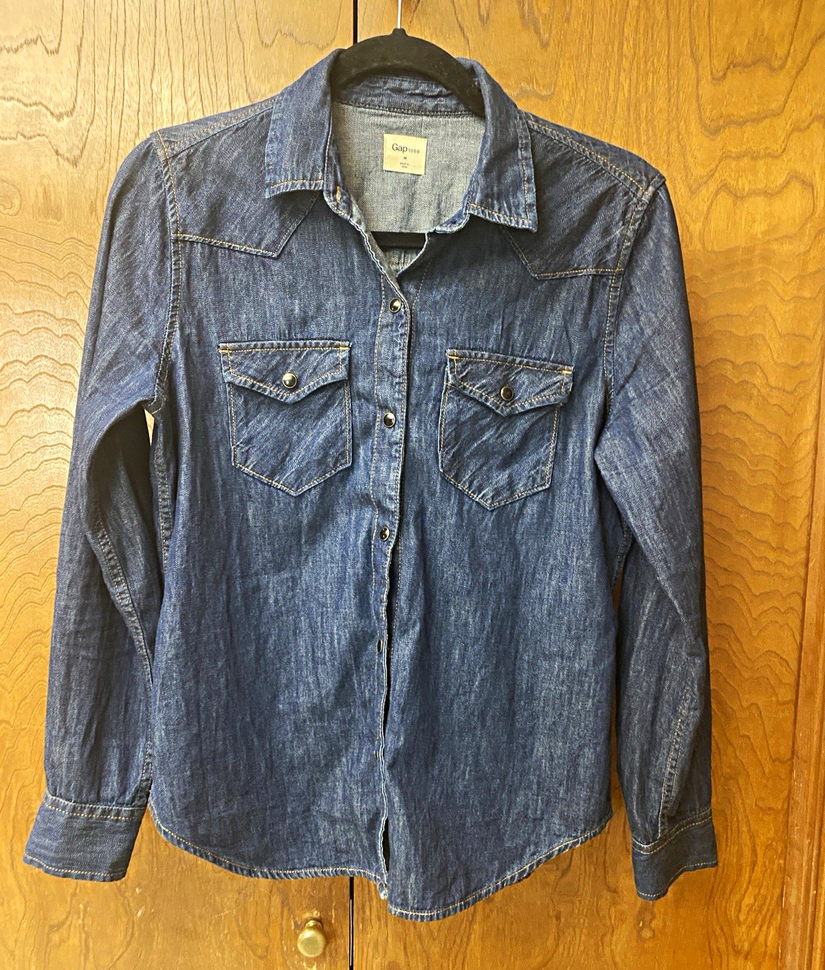 Gap 1969 Men\'s M Blue Cotton Denim Long Sleeve Button-Up Shirt Pockets