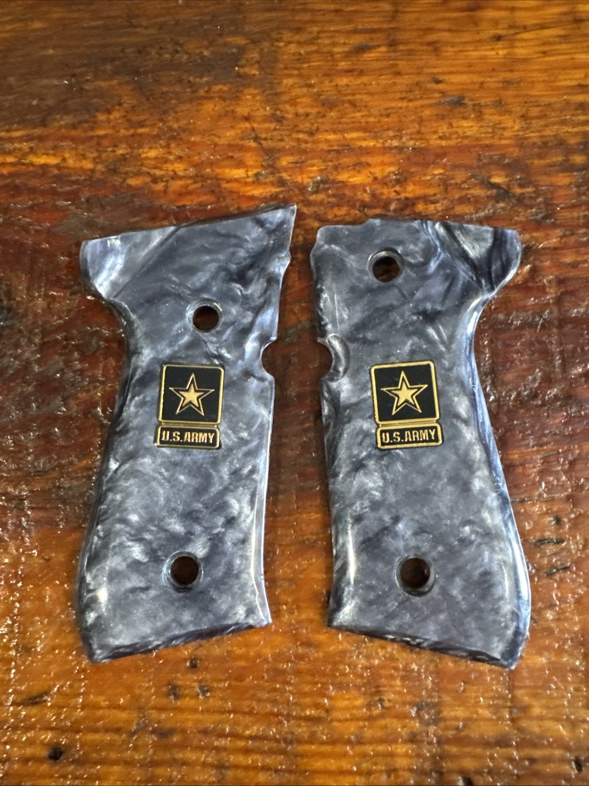 AJAX Custom Grips for Beretta 92 / 96 - Pearlite - U.S. ARMY Logo Coin NEW AJAX Custom Grips for Beretta 92 / 96 - Pearlite - U.S. ARMY Logo Coin NEW
