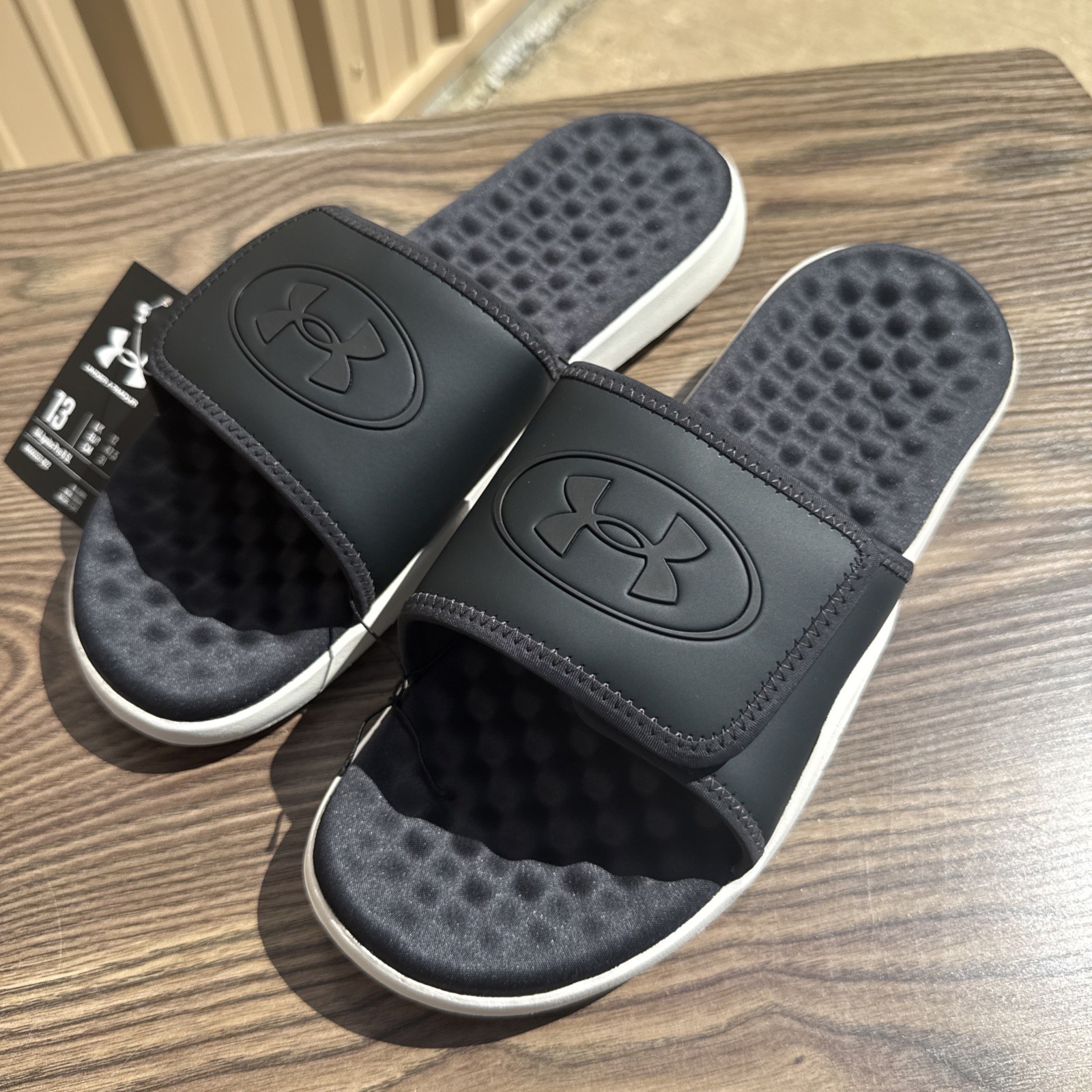 Under Armour Ignite Pro 8 Men\'s Sz 13 Slides Memory Foam Black White New In Bag Under Armour Ignite Pro 8 Men\'s Sz 13 Slides Memory Foam Black White New In Bag