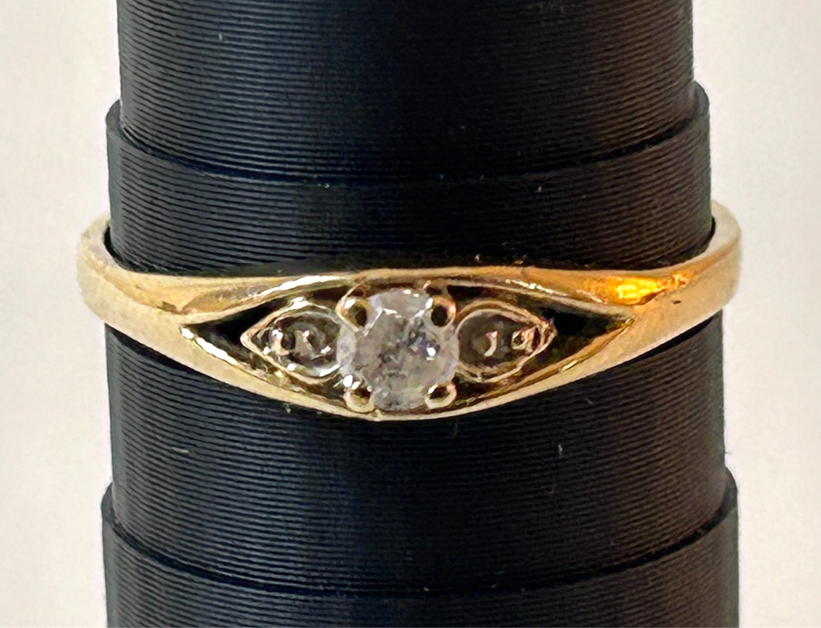 10K Yellow Gold Diamond Ring Size 8 Dainty Openwork Setting 1.46g 10K Yellow Gold Diamond Ring Size 8 Dainty Openwork Setting 1.46g