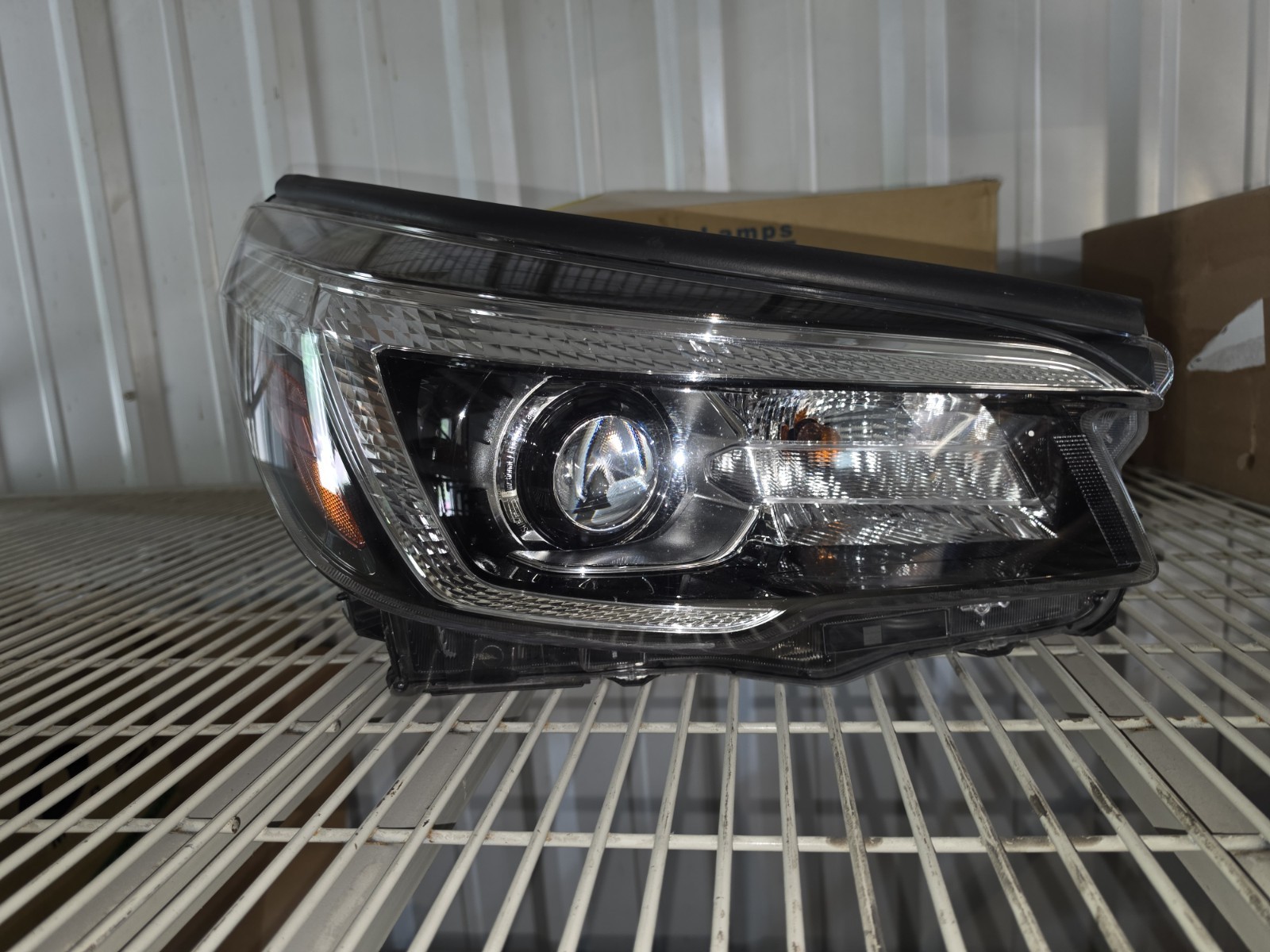 2019-2020 Subaru Forester Right Passenger Side LED Headlight OEM 84003SJ061 2019-2020 Subaru Forester Right Passenger Side LED Headlight OEM 84003SJ061