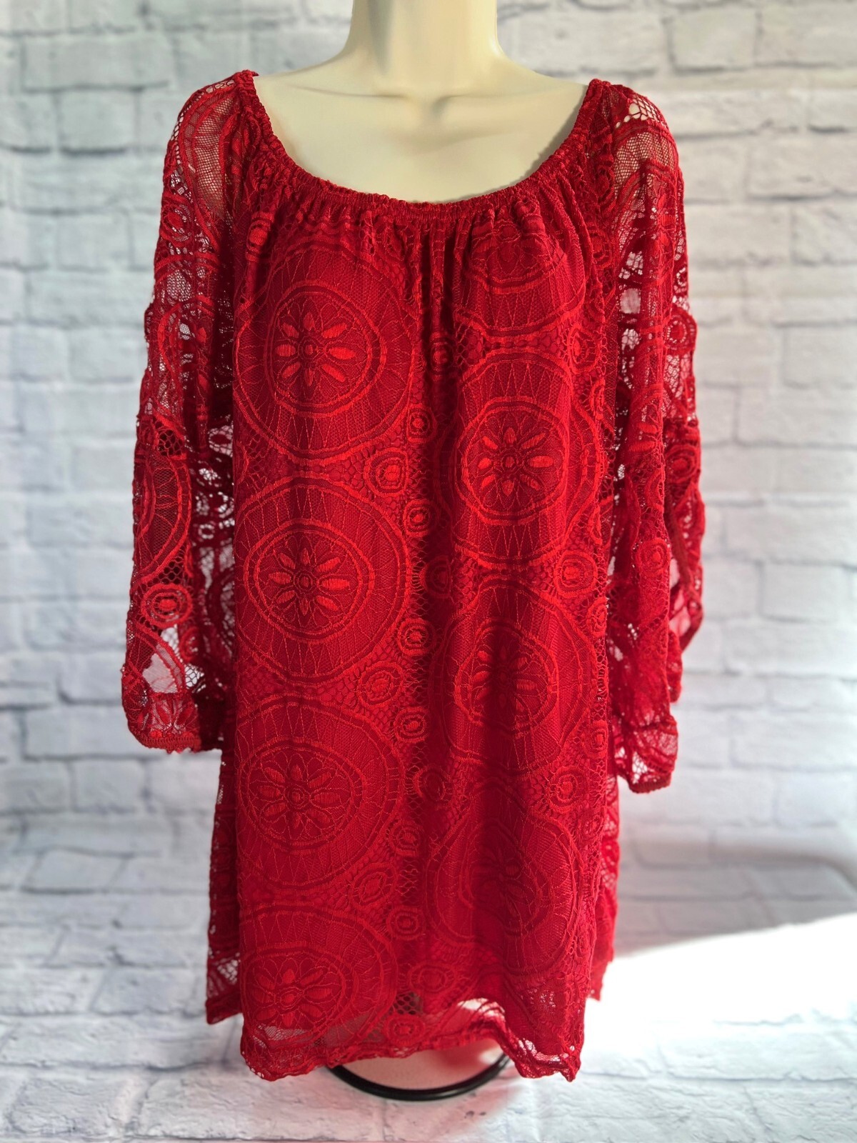 WIN WIN Red Lildy Full Lace Tunic NWT Bell Sleeve Scoop Neck Lined Size L - XL WIN WIN Red Lildy Full Lace Tunic NWT Bell Sleeve Scoop Neck Lined Size L - XL