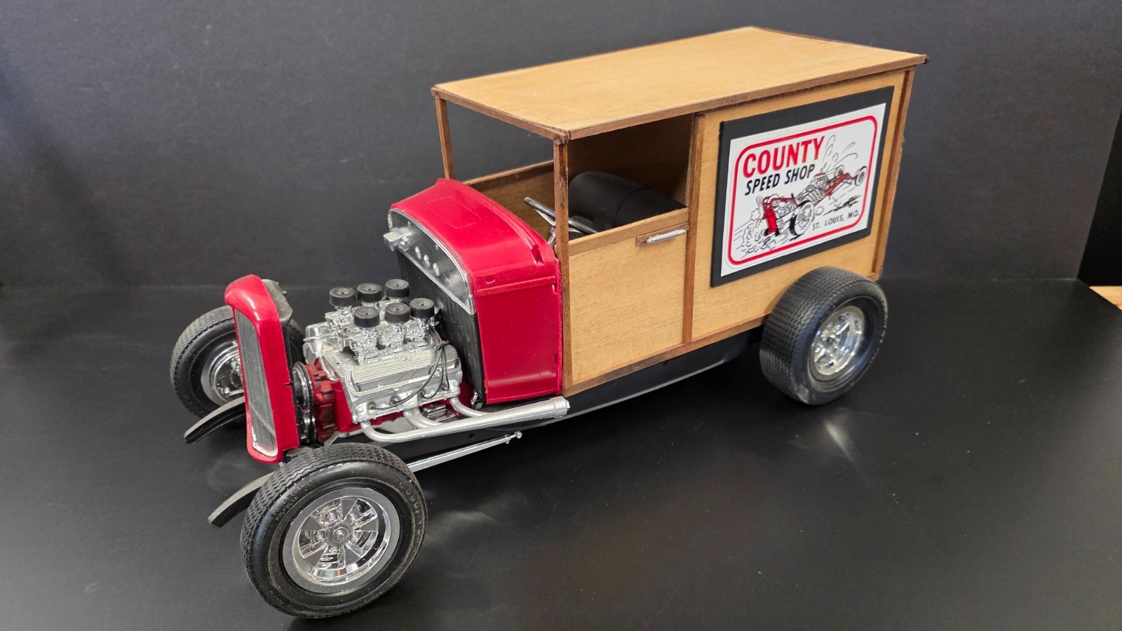 MONOGRAM REVELL 1/8 1932 FORD WOODY WAGON BUILT BDC MONOGRAM REVELL 1/8 1932 FORD WOODY WAGON BUILT BDC