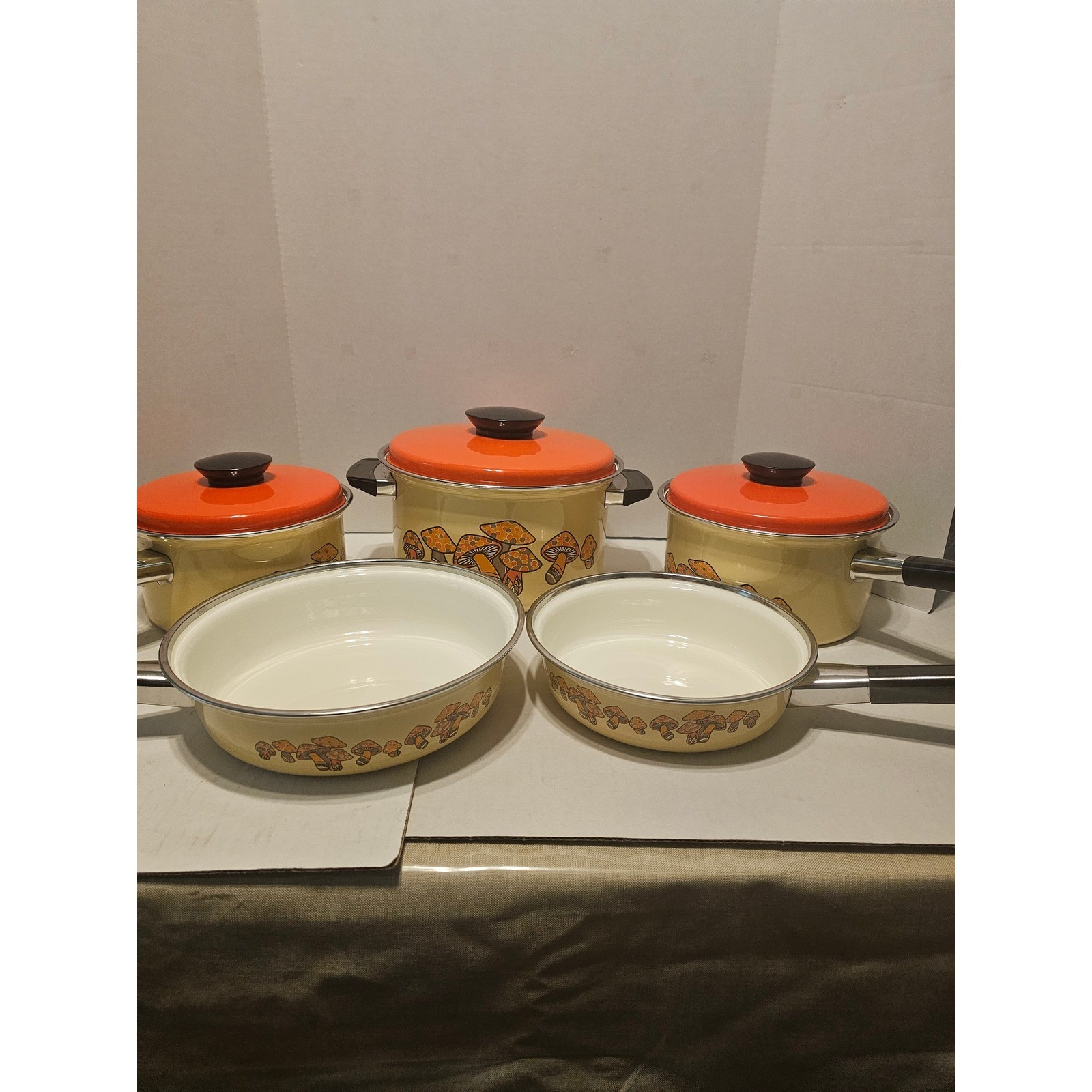 Vintage Enamelware Mushroom Cookware Set 8 Piece Retro Orange Cream 70s Style
