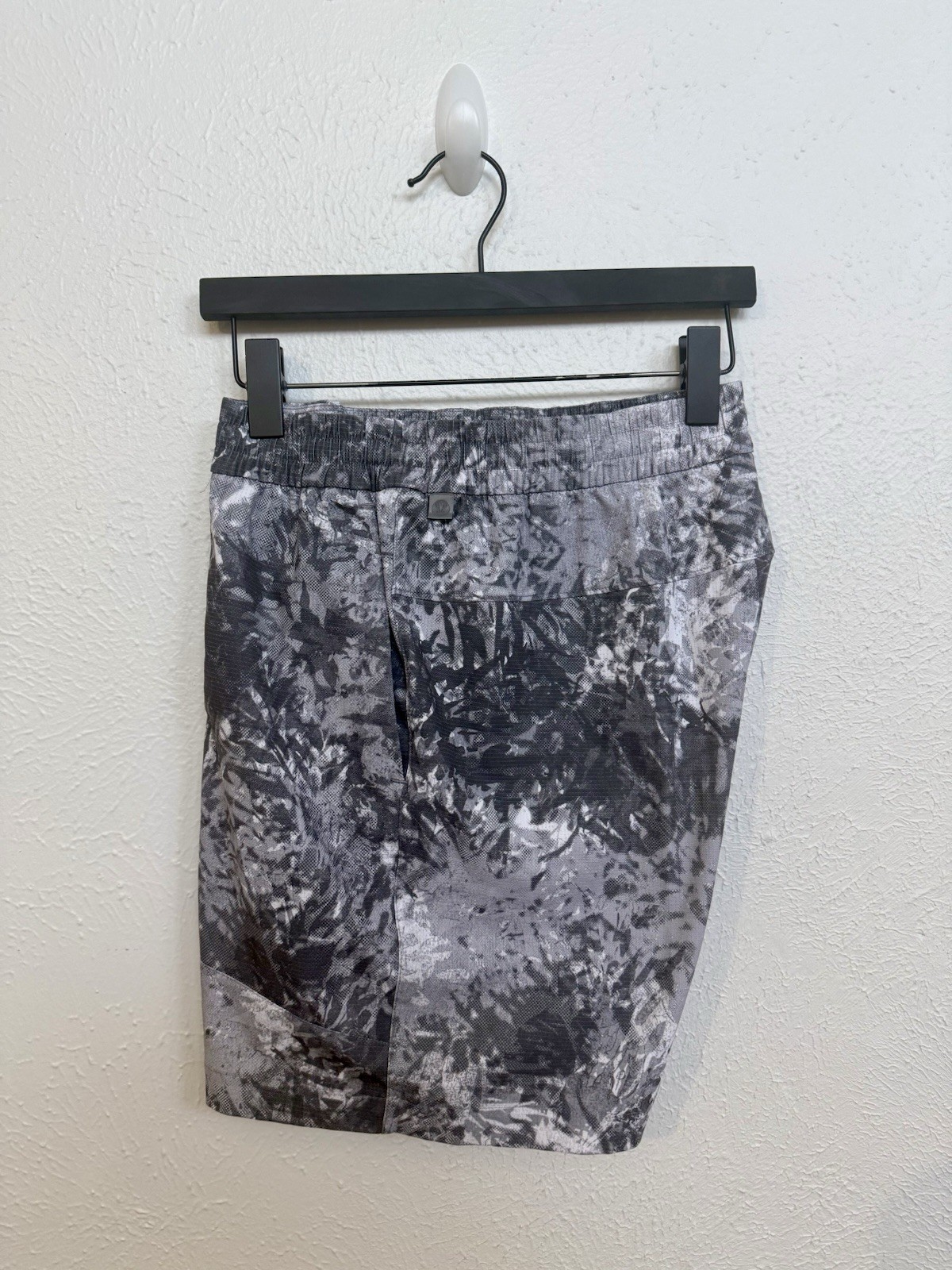 Lululemon Men’s Bowline Short Size L Black White Marle Print NWOT