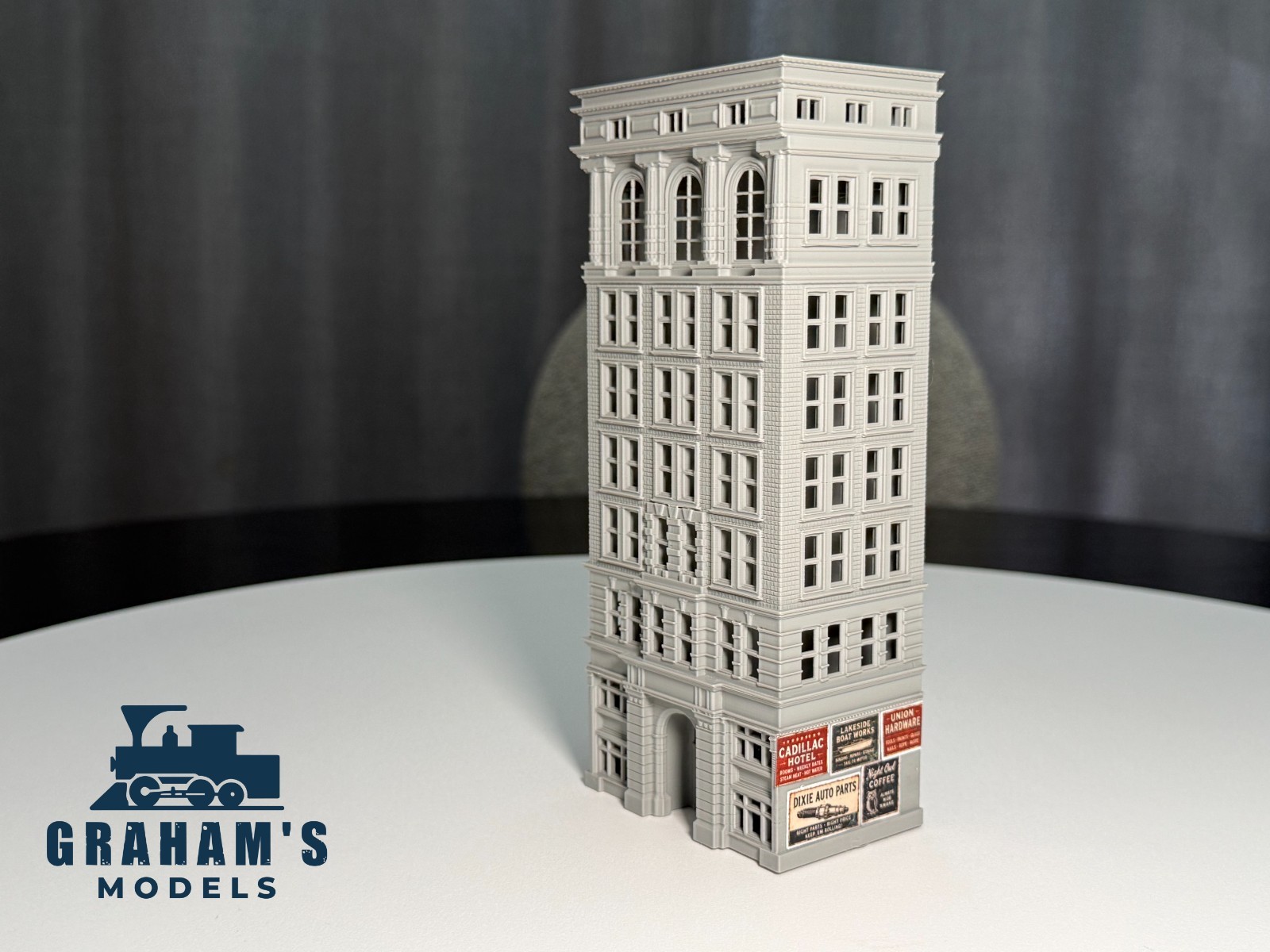 N Scale Small Skyscraper - 1:160 Gauge - Preassembled & Built - City Building