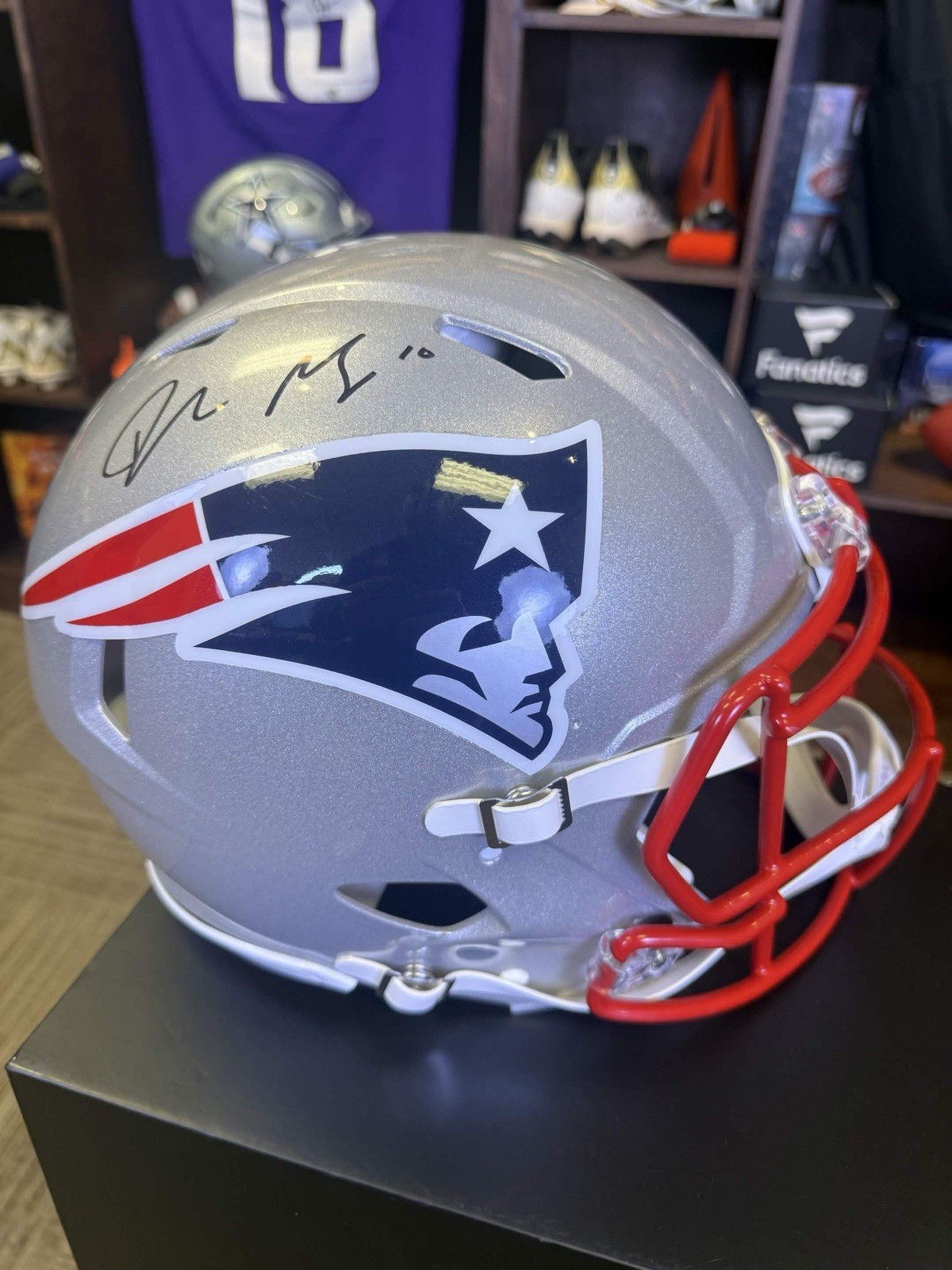 Drake Maye Signed New England Patriots Football Helmet Full Size Authentic Drake Maye Signed New England Patriots Football Helmet Full Size Authentic