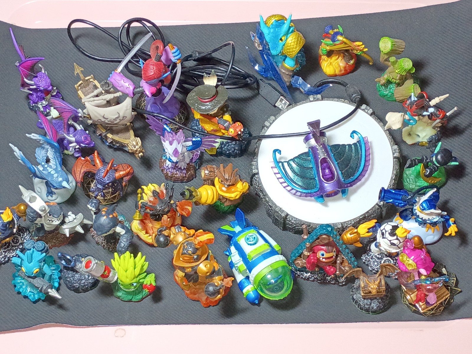 Mixed Lot Of 29 Skylanders Spyro, Trap Team, Swamp Force, Giants Portal LOOK