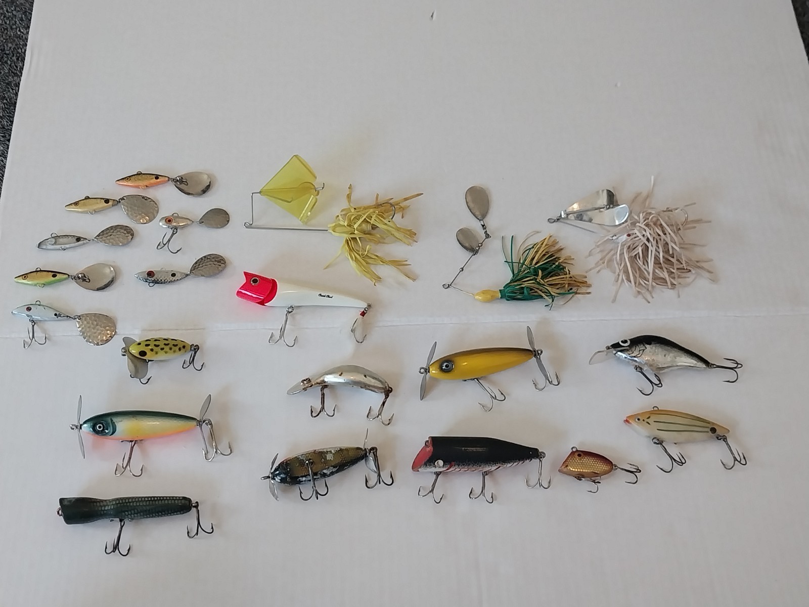 Old Vintage Unknown Wooden, Plastic, Metal, Large Mixed Fishing Lures LOT: 21