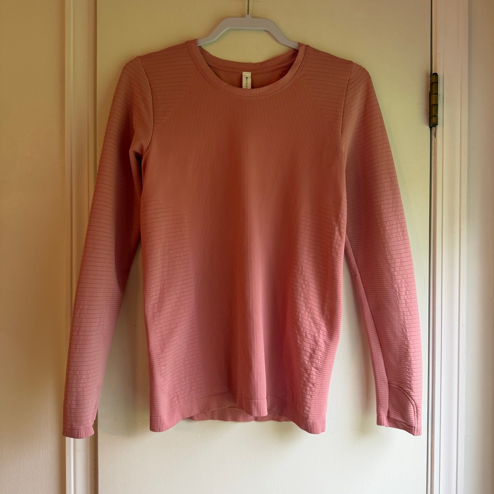 Athleta Momentum Seamless Long Sleeve Top Pink Rose Medium Thumbholes Running