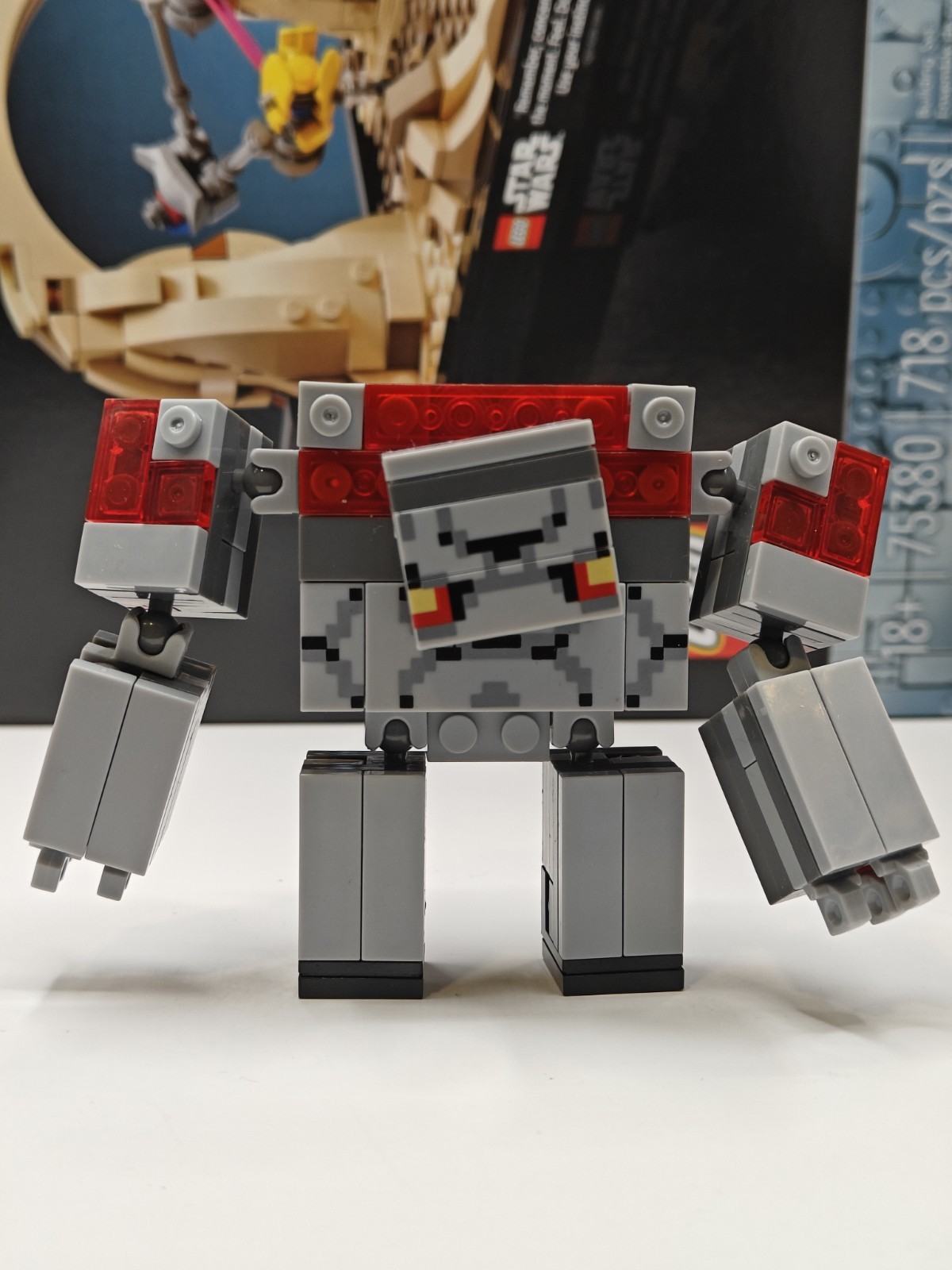 NEW LEGO Minecraft Redstone Golem Figure Build 21163 NEW LEGO Minecraft Redstone Golem Figure Build 21163