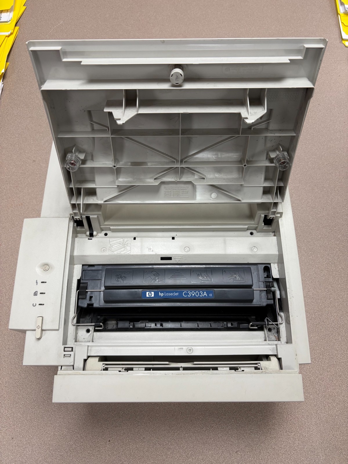 HP Laserjet 6mp Postscript Laser Printer - 98,660 Page Count - C3982A HP Laserjet 6mp Postscript Laser Printer - 98,660 Page Count - C3982A