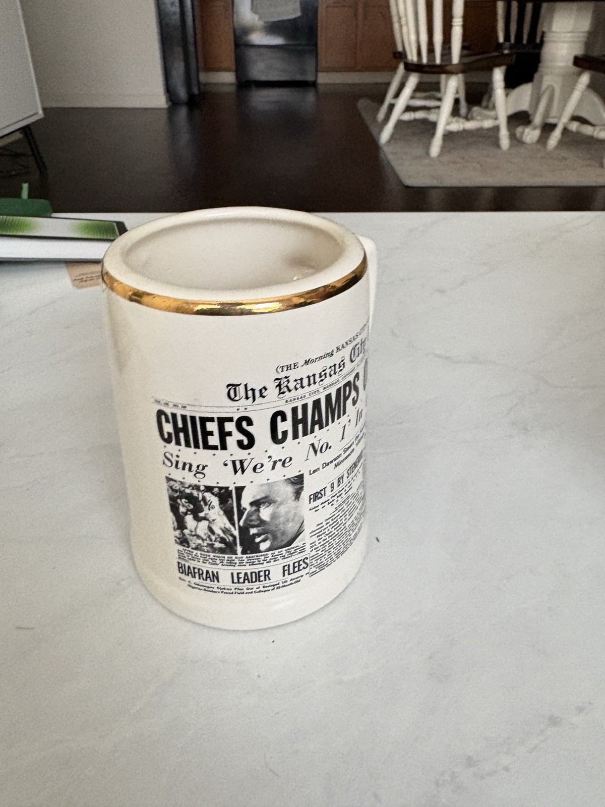 Vintage 70s Chiefs Championship Mug Super Bowl Newapaper Kansas City Chiefs Vintage 70s Chiefs Championship Mug Super Bowl Newapaper Kansas City Chiefs