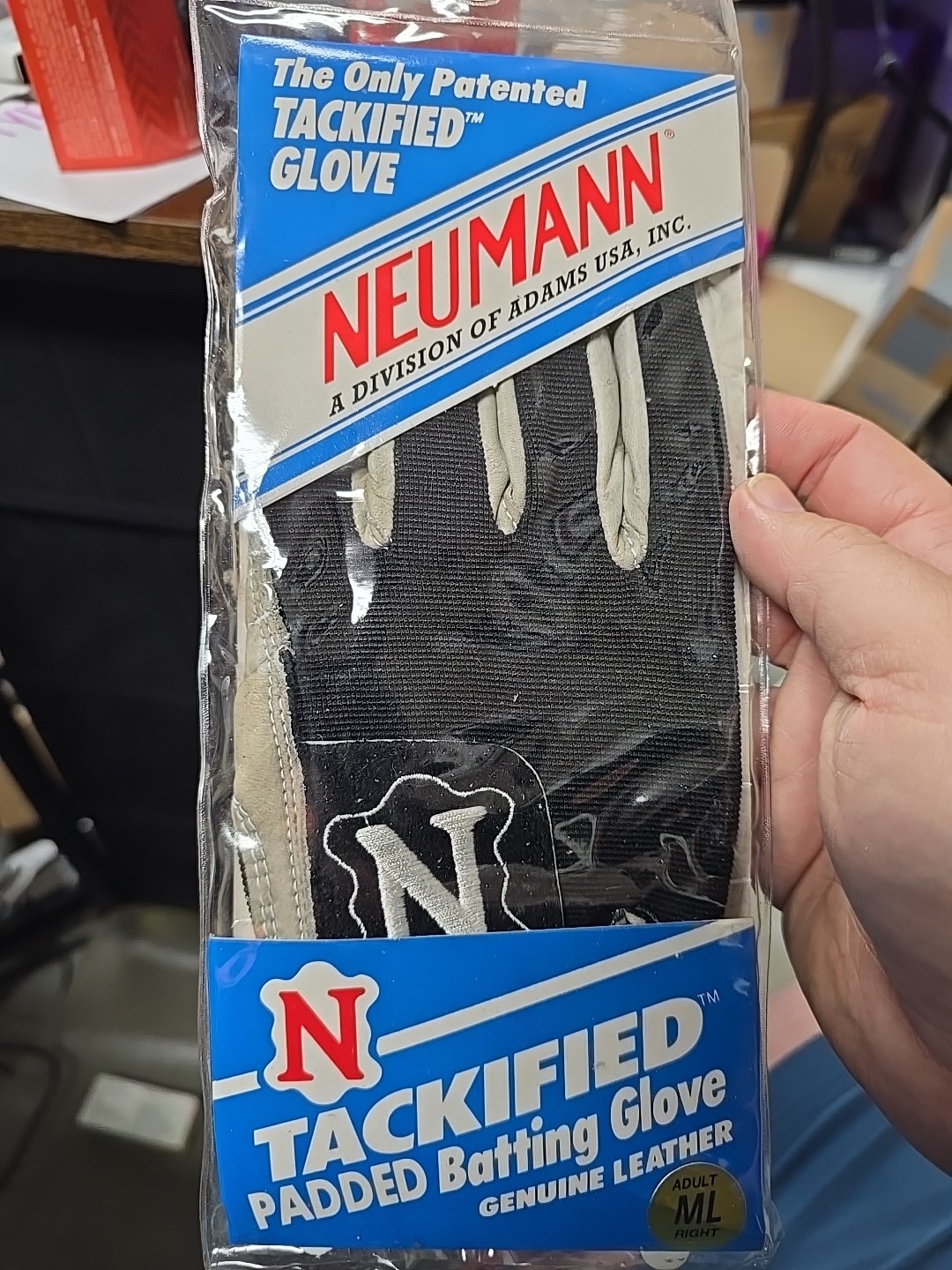 New VINTAGE Adams Neumann Tackified Batting Glove Adult Mens MED/LARGERIGHT Hand New VINTAGE Adams Neumann Tackified Batting Glove Adult Mens MED/LARGERIGHT Hand