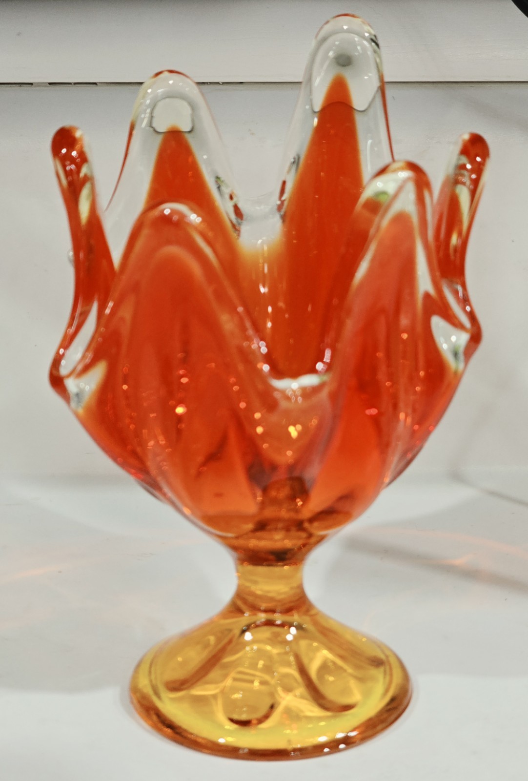 Vintage Viking Glass Epic Amberina 6 Petal Pedestal Swung Vase 5.75 Vintage Viking Glass Epic Amberina 6 Petal Pedestal Swung Vase 5.75