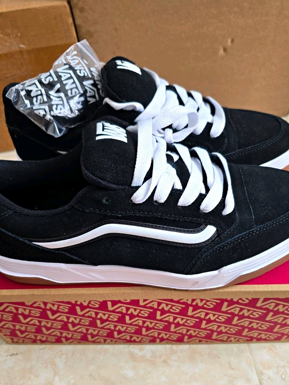 VANS Hylane Low Top Skate Shoes Men’s 13 VANS Hylane Low Top Skate Shoes Men’s 13