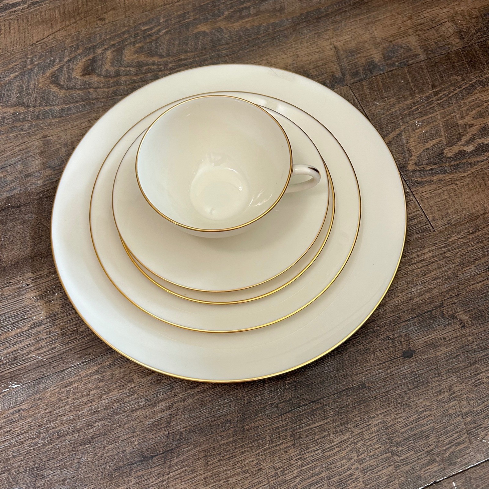 Lenox Olympia Ivory Gold Rim 5 Piece Place Setting Fine China Made in USA