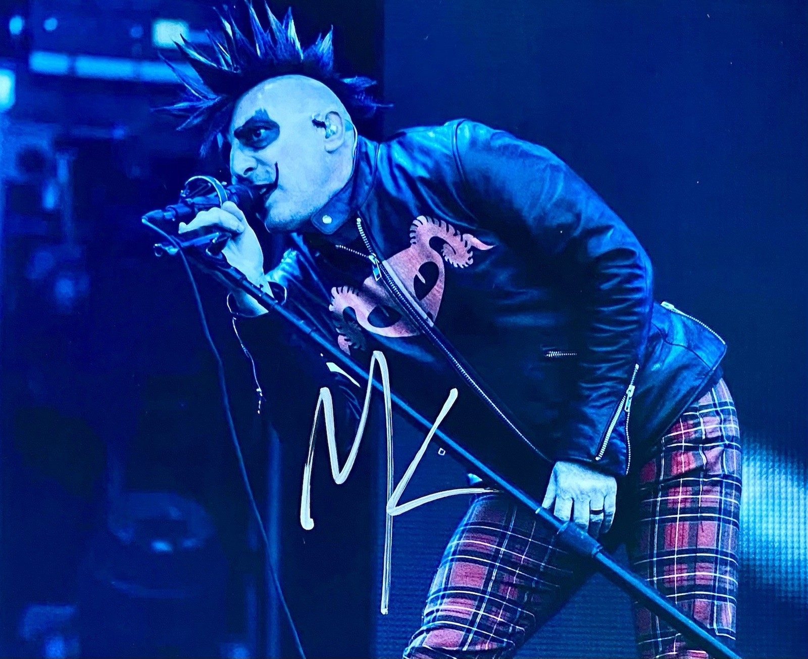 MAYNARD JAMES KEENAN AUTOGRAPHED TOOL 8x10 PHOTO MAYNARD JAMES KEENAN AUTOGRAPHED TOOL 8x10 PHOTO