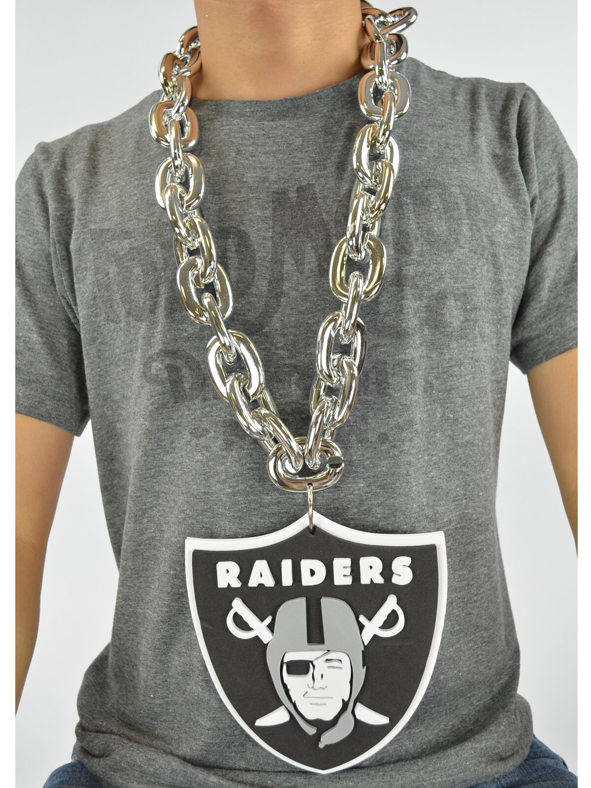 New NFL Las Vegas Raiders SILVER Fan Chain Big Necklace Foam New NFL Las Vegas Raiders SILVER Fan Chain Big Necklace Foam