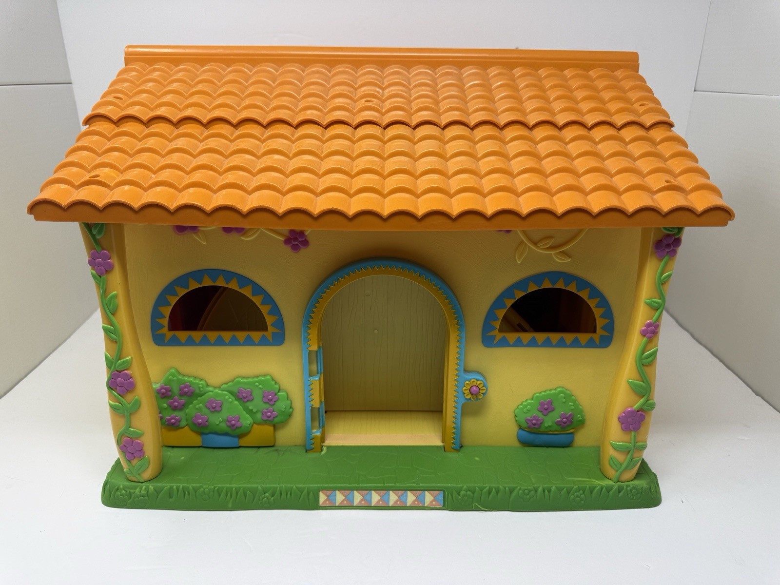 Fisher Price 2003 Dora’s Talking House Includes Abuelita/ Accessories- WORKS