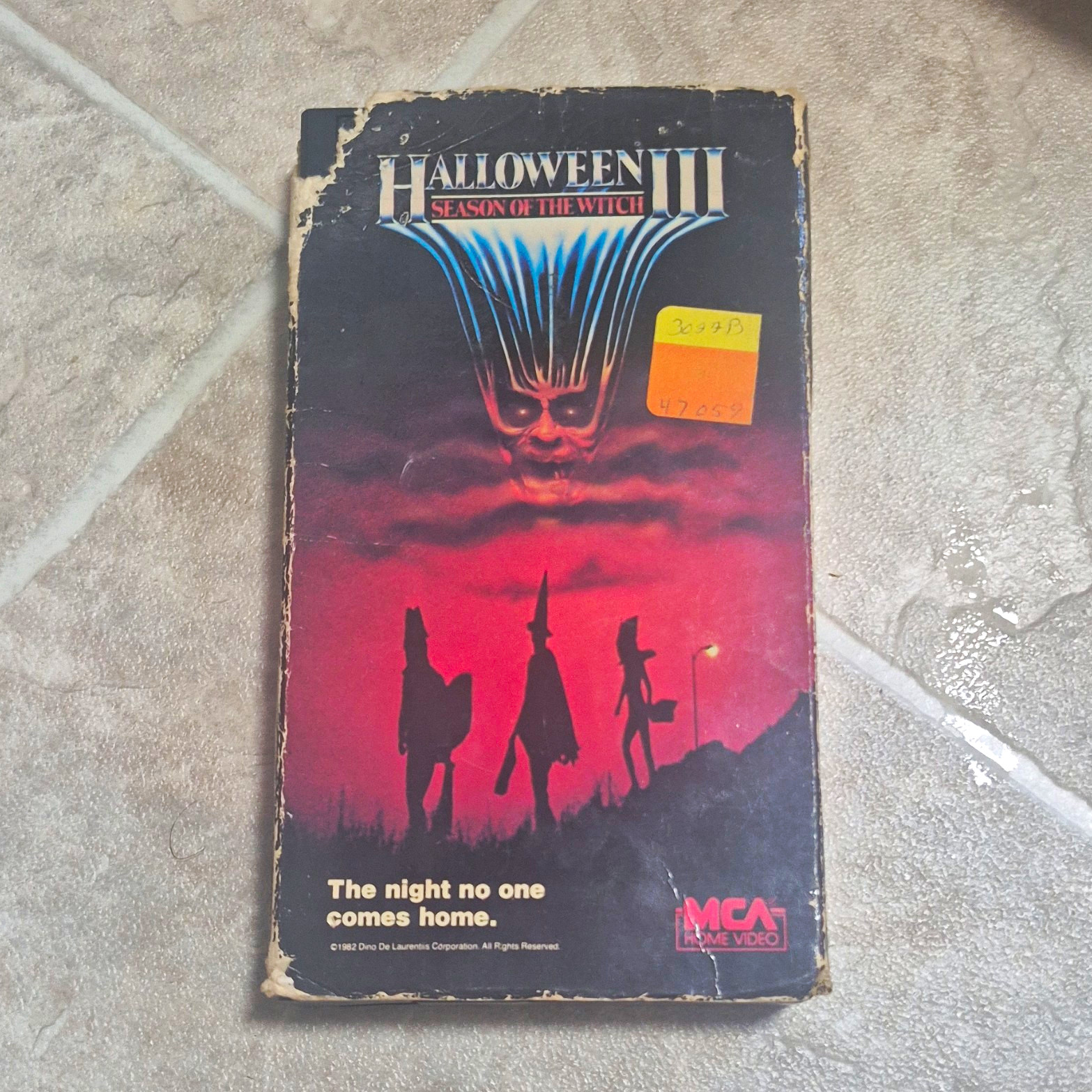 MCA Halloween III: Season of the Witch VHS Full Screen R 1982 Case Damage (Read)