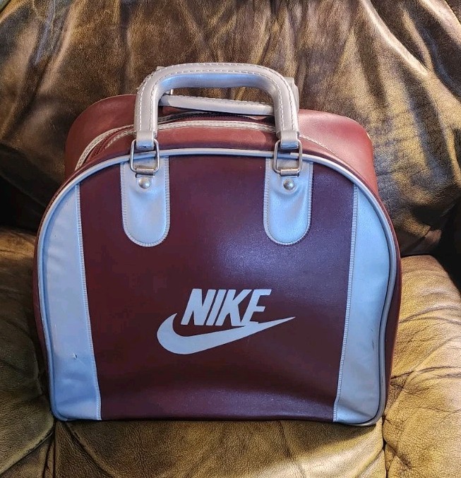AMF 13lb Bowling Ball & Nike Bowling Ball Bag Vintage 80s Maroon Silver Bag AMF 13lb Bowling Ball & Nike Bowling Ball Bag Vintage 80s Maroon Silver Bag