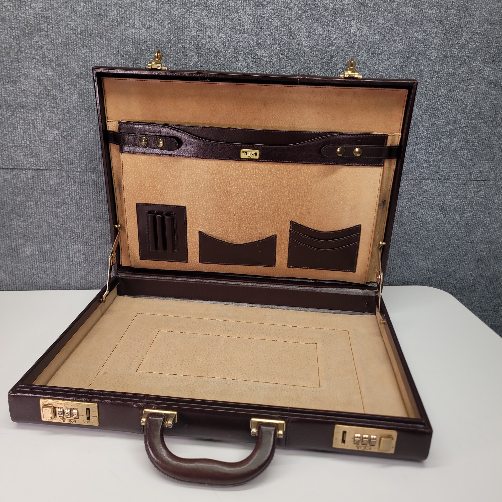 Vintage Tumi Brown Leather Briefcase – Made in Italy Business Class Rare