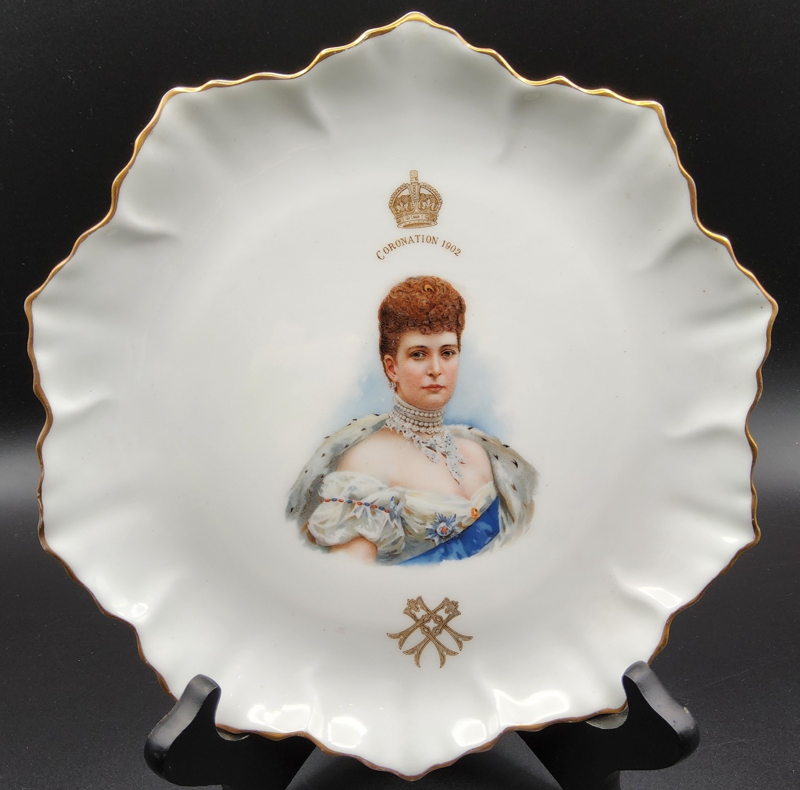 Antique Royal Doulton Queen Alexandra Coronation 1902 Commemorative Plate Antique Royal Doulton Queen Alexandra Coronation 1902 Commemorative Plate