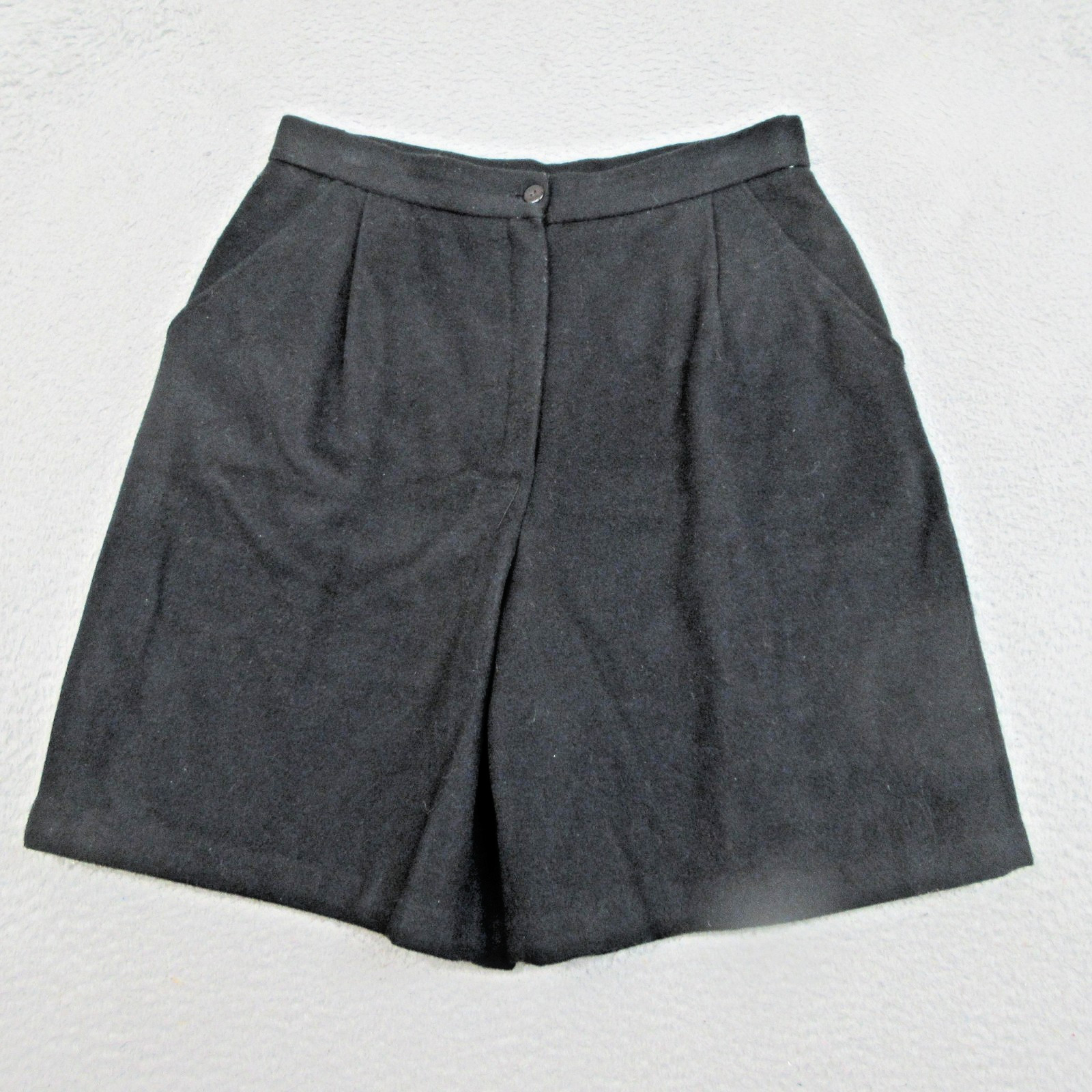 Vintage Capezio Wool Cashmere Pleated Short Women 12 Black Bermuda High Rise USA