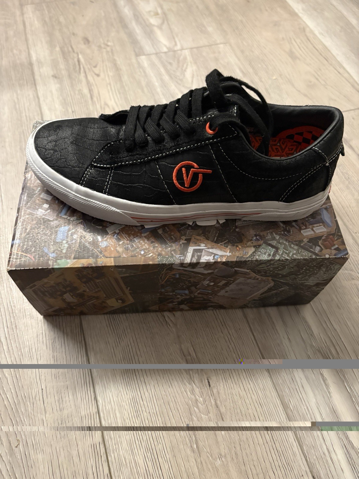 VANS Sid VCU Sci-Fi Fantasy Leather Sneakers Black/Orange/White Men’s 9 VANS Sid VCU Sci-Fi Fantasy Leather Sneakers Black/Orange/White Men’s 9